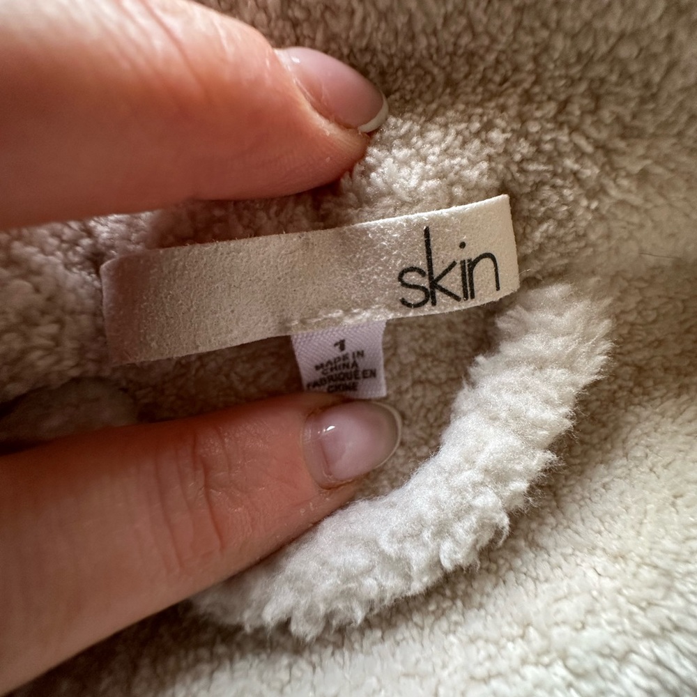 Skin Vivienne Fleece Robe - Picture 6 of 10
